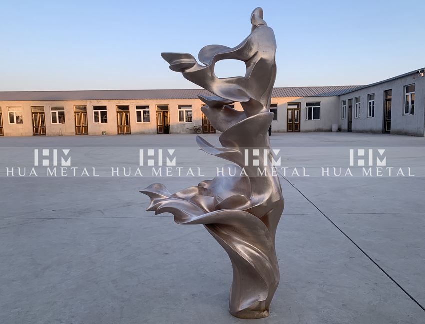 casting bronze sculpture before patina